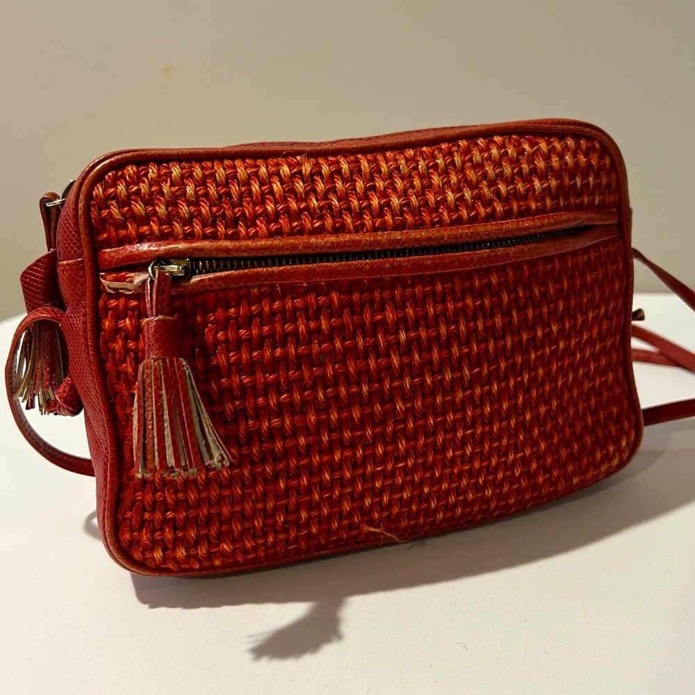♠️ Vintage Bottega Veneta Woven Crossbody Bag, Red